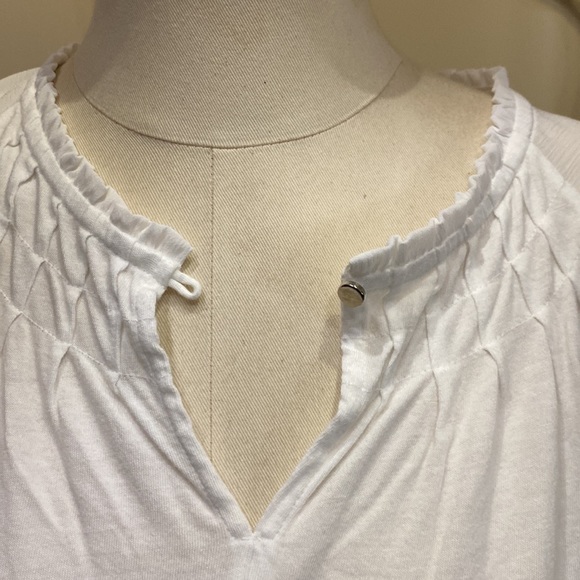 Banana Republic sleeveless Tee (M) - Picture 2 of 4